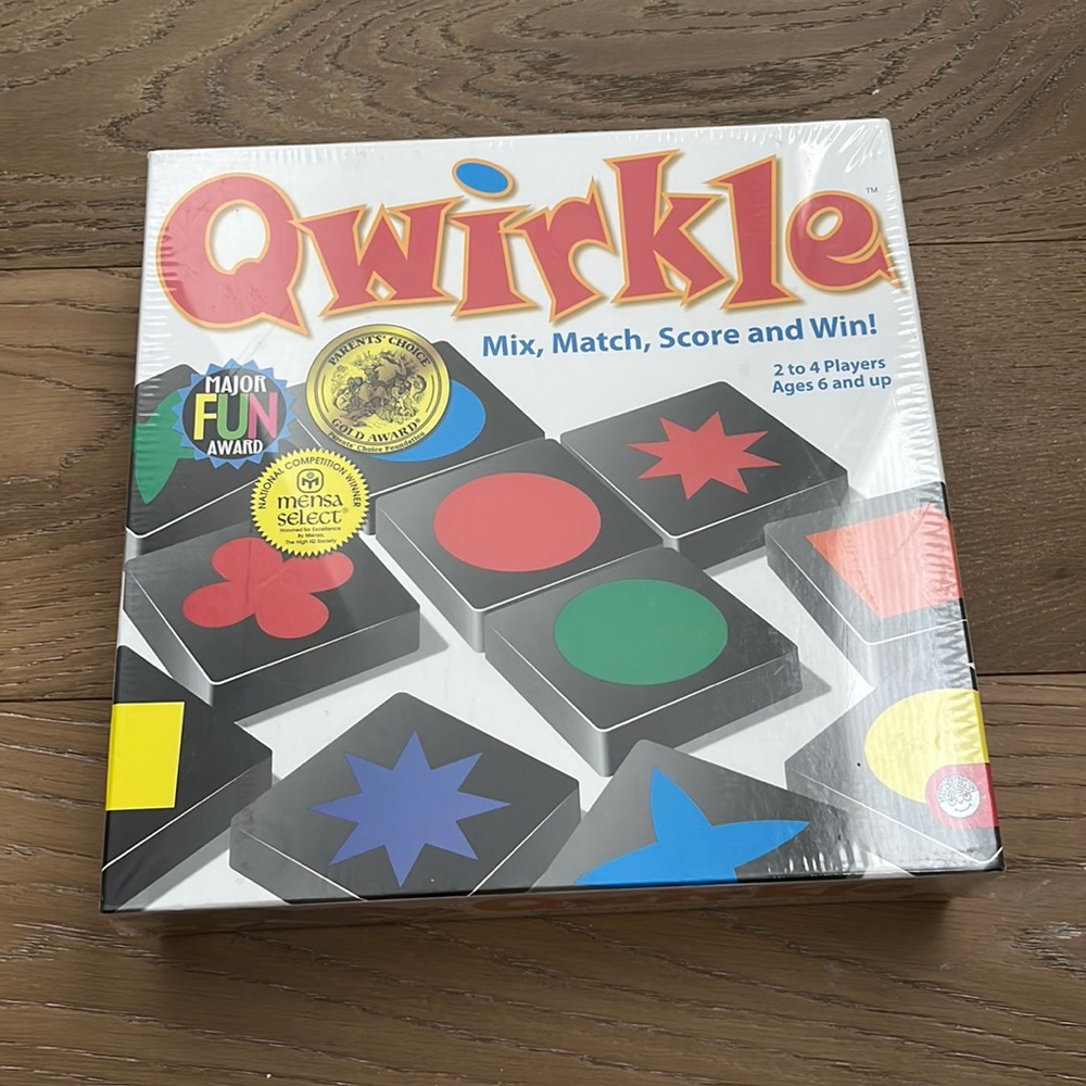 PRICE DROP‼️ New!  Quirkle Mix Match Score Strategy Game Box